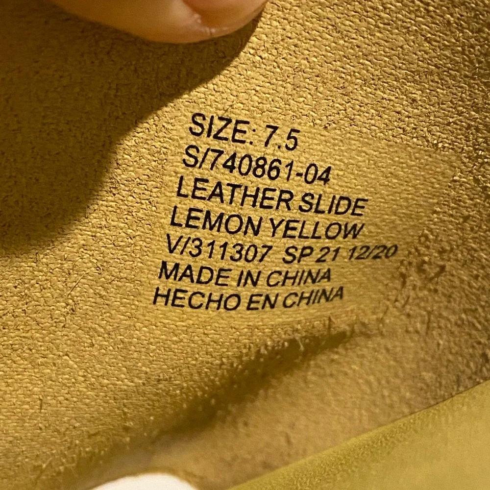GAP Women’s Yellow Slide Sandals - Casual Leather Slip-Ons Leather 7.5 💛
